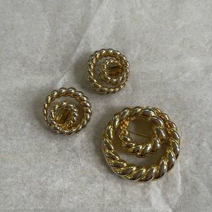 Erwin Pearl Gold Tone Knot Earrings Brooch.